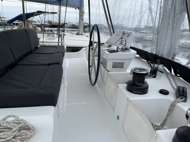 Yacht hire Alimos cheap Lagoon 50
