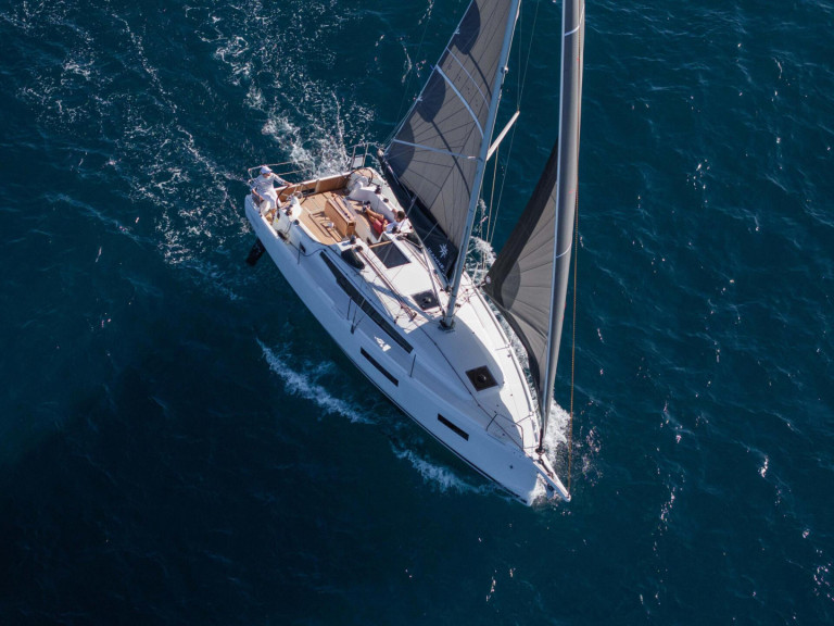 Yacht charter Biograd na Moru - Jeanneau Sun Odyssey 350 on SamBoat