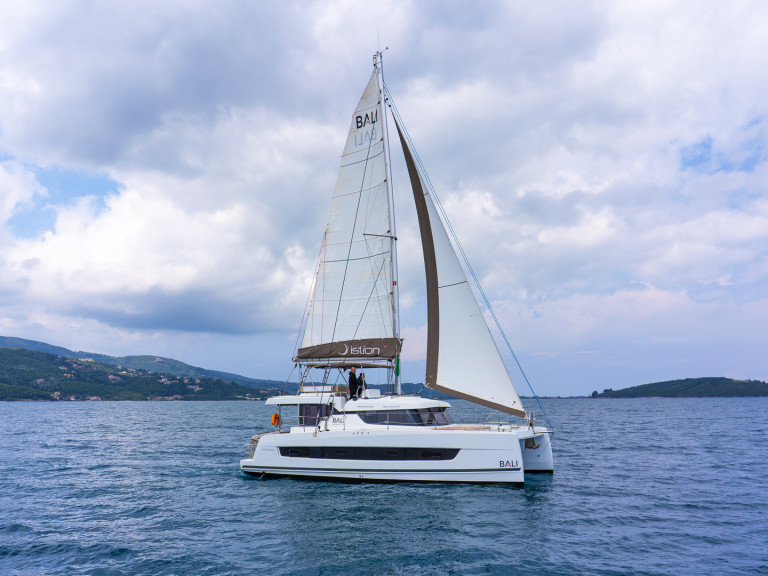 Charter a Bali Bali Catspace Voile in Lefkáda on Samboat
