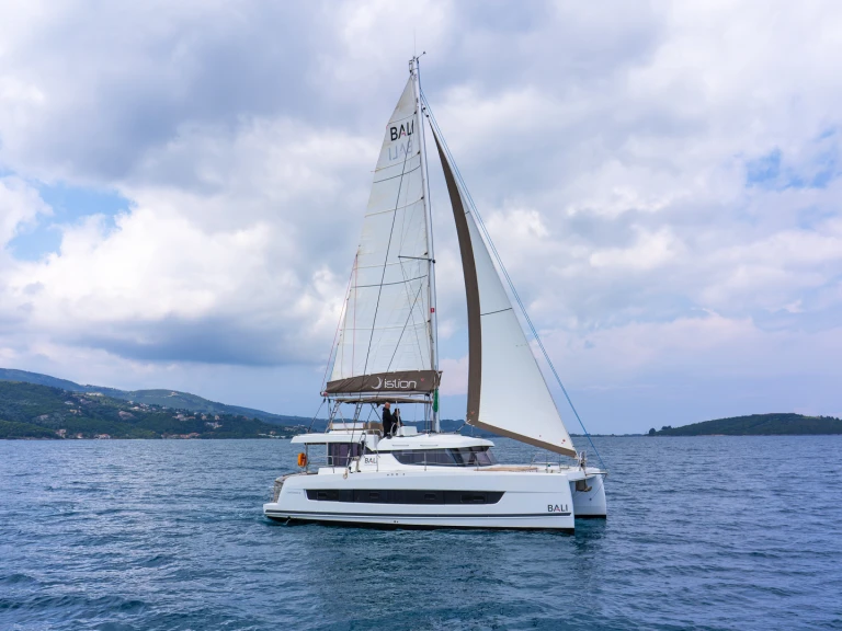 Charter a Bali Bali Catspace Voile in Lefkáda on Samboat
