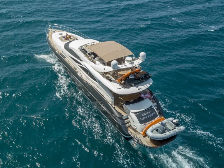 Charter a Sunseeker Sunseeker Manhattan 84 in Split on Samboat