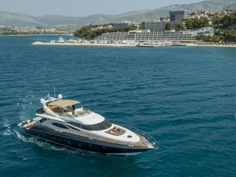 Hire Luxury Yacht with or without skipper Sunseeker Split