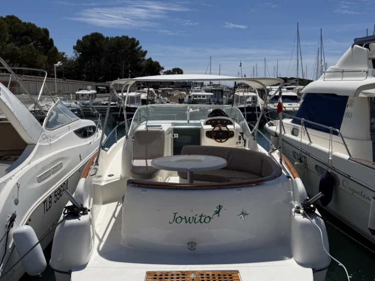 Hire Motorboat Jeanneau with a boat licence