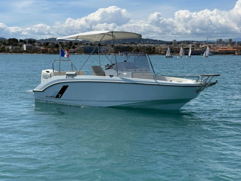 Hire a Bénéteau Flyer 7 SPACEdeck Antibes