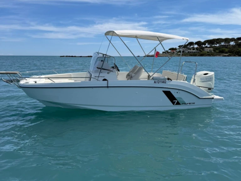 Motorboat hire in Antibes - Bénéteau Flyer 7 SPACEdeck