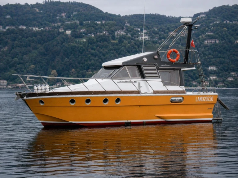 Yacht charter Angera - Posillipo Martinica 42  on SamBoat