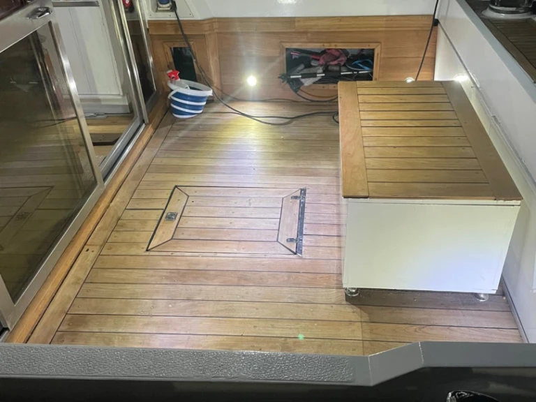 Charter a Posillipo Martinica 42  in Angera on Samboat