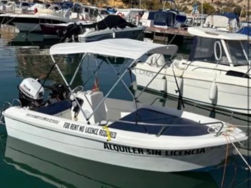 Hire Motorboat Estable with a boat licence