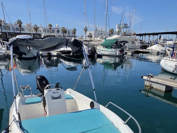 Yacht charter Alicante - Stable 400 on SamBoat