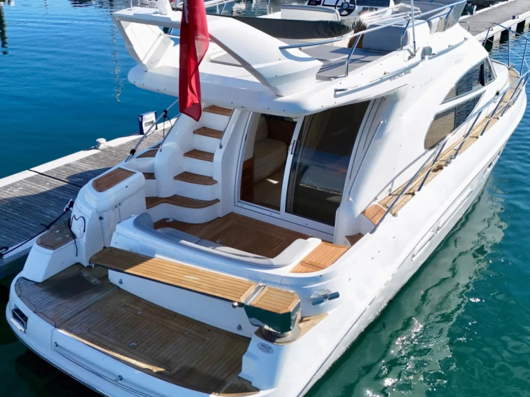 Yacht hire Antibes cheap F425 