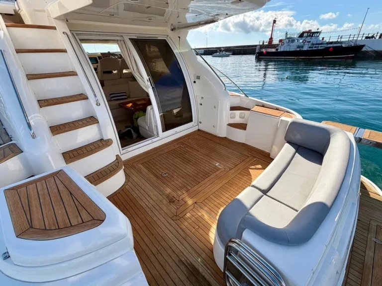 Luxury Yacht hire in Antibes - Sealine F425 