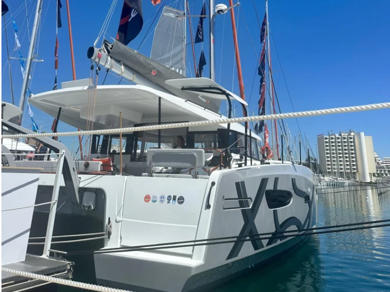 Yacht hire Bandol cheap Excess 13