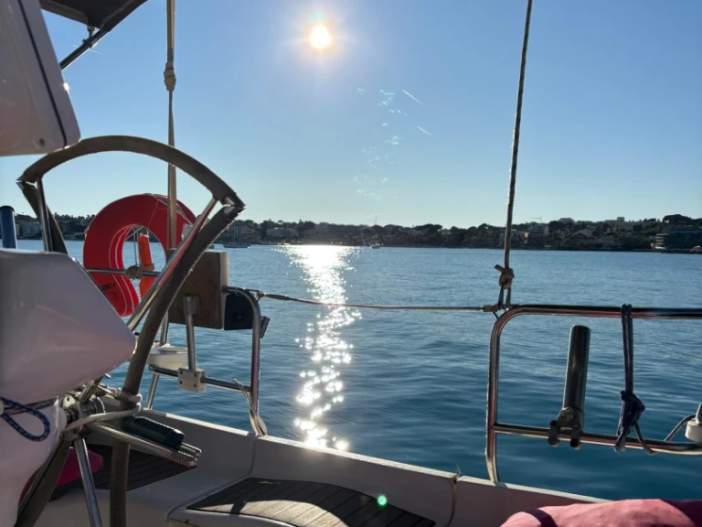 Yacht hire Saint-Laurent-du-Var cheap Hunter 38