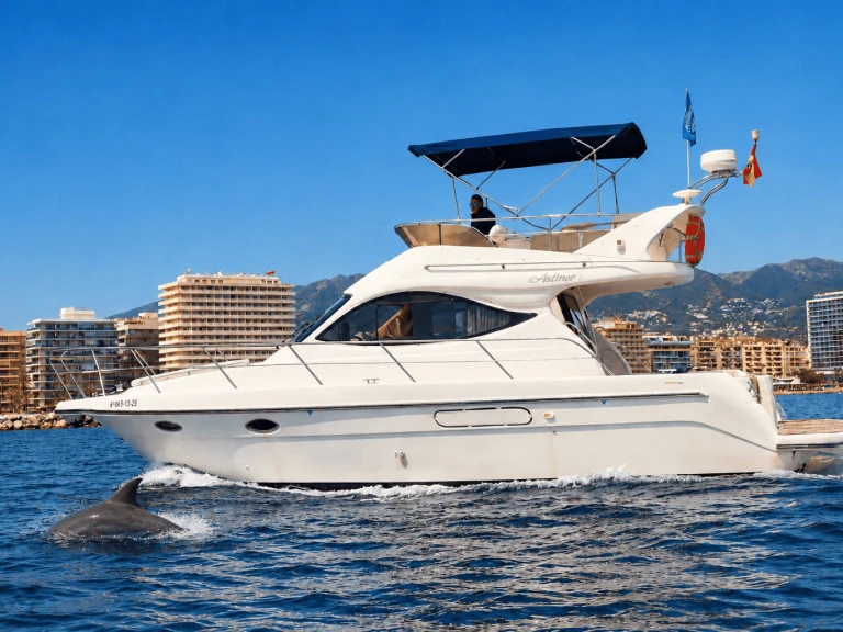 Luxury Yacht to hire Fuengirola at the best price