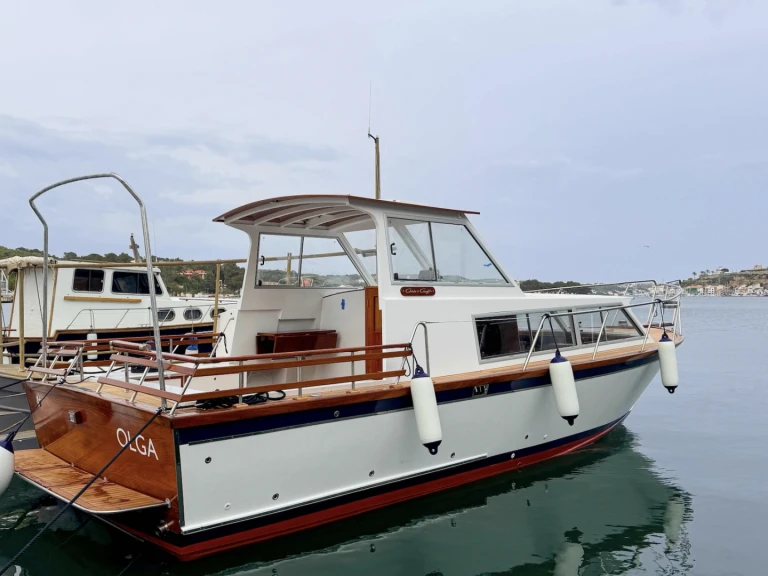 Motorboat to hire Mahón at the best price