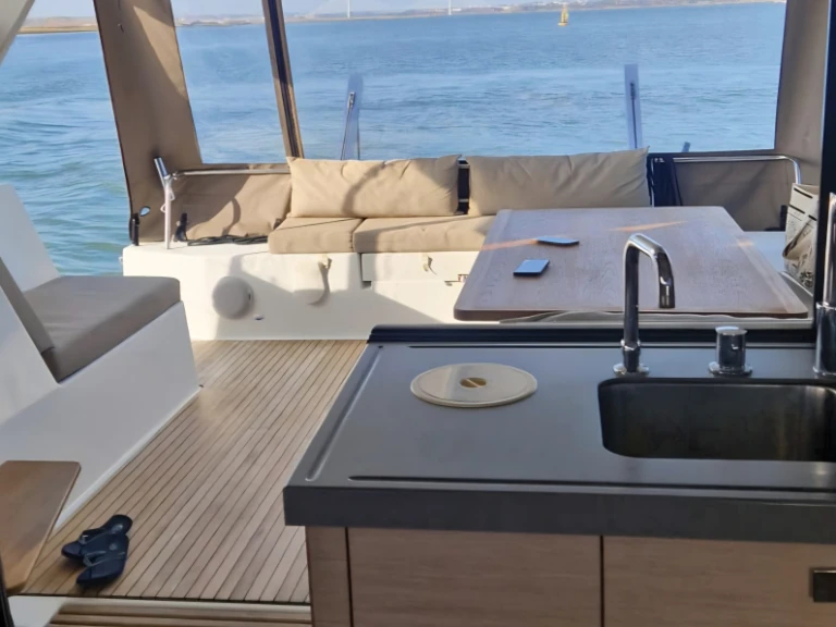 Hire Catamaran Fountaine Pajot with a boat licence