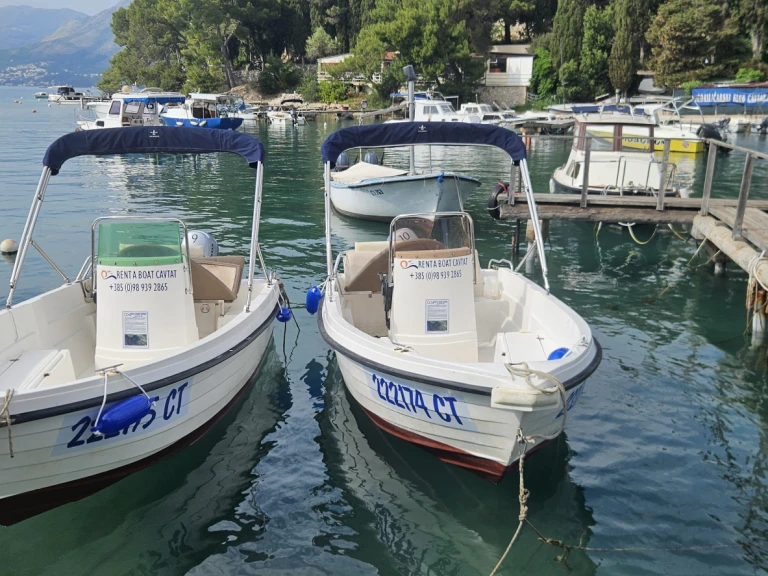 Hire a Reful marine Reful 490 open Cavtat