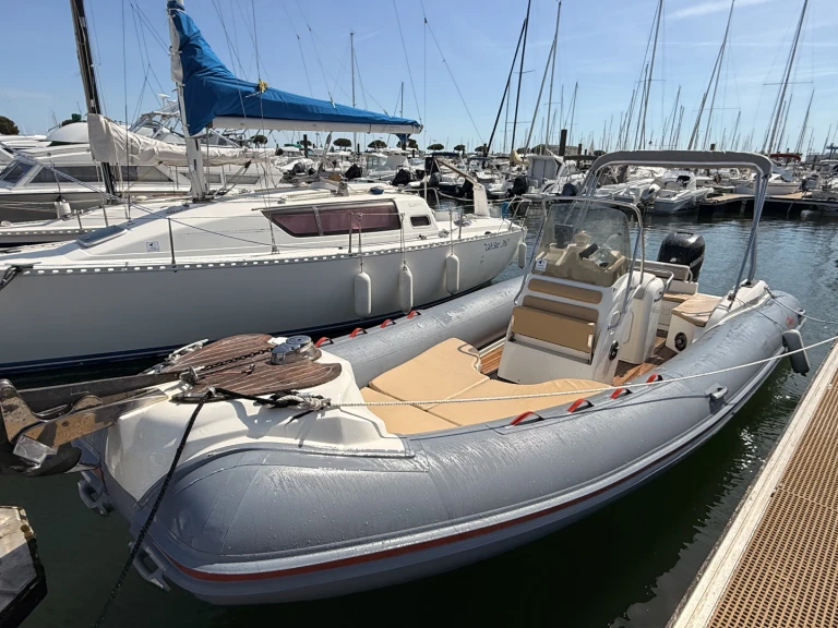 Hire RIB Nuova Jolly with a boat licence