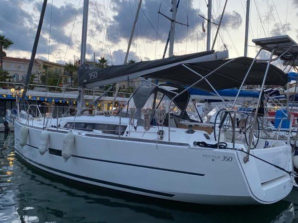 Hire Sailboat Dufour with a boat licence