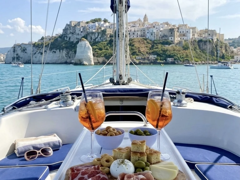 Sailboat to hire Vieste at the best price