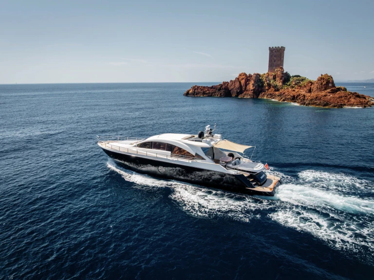 Luxury Yacht hire in Saint-Tropez - Aicon 72 SL