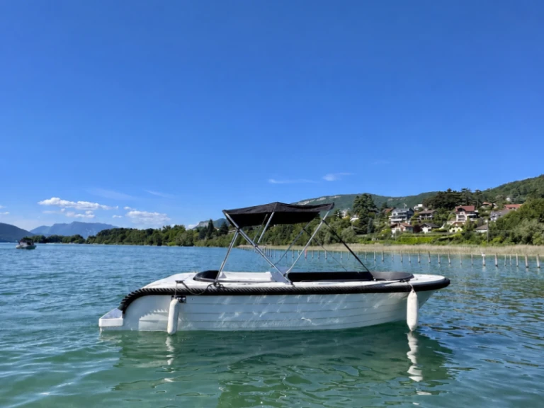 BRB 555 charter bareboat or skippered in  Aix-les-Bains