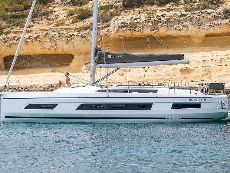Hire Sailboat with or without skipper Dufour Cagliari