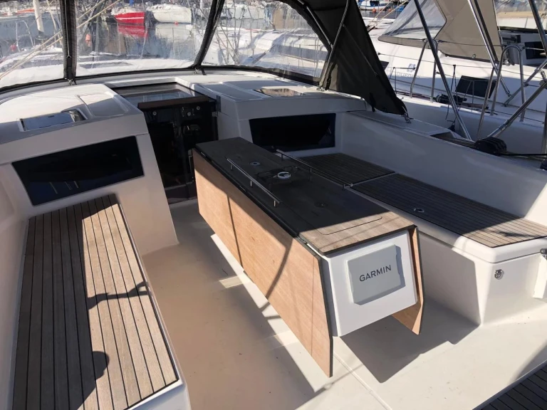 Charter a Dufour Dufour 470 in Cagliari on Samboat