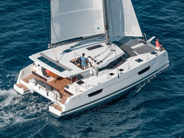 Yacht charter Cagliari - Fountaine Pajot Isla 40 on SamBoat