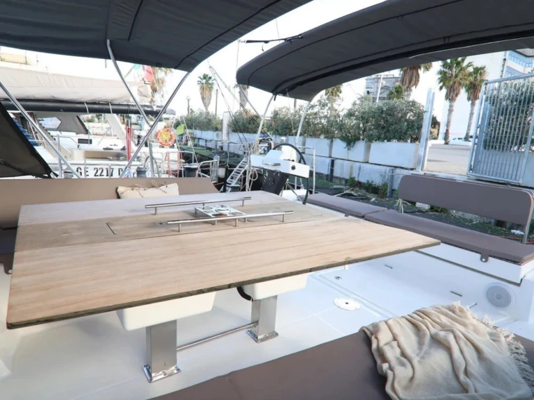 Yacht hire Cagliari cheap Dufour 470