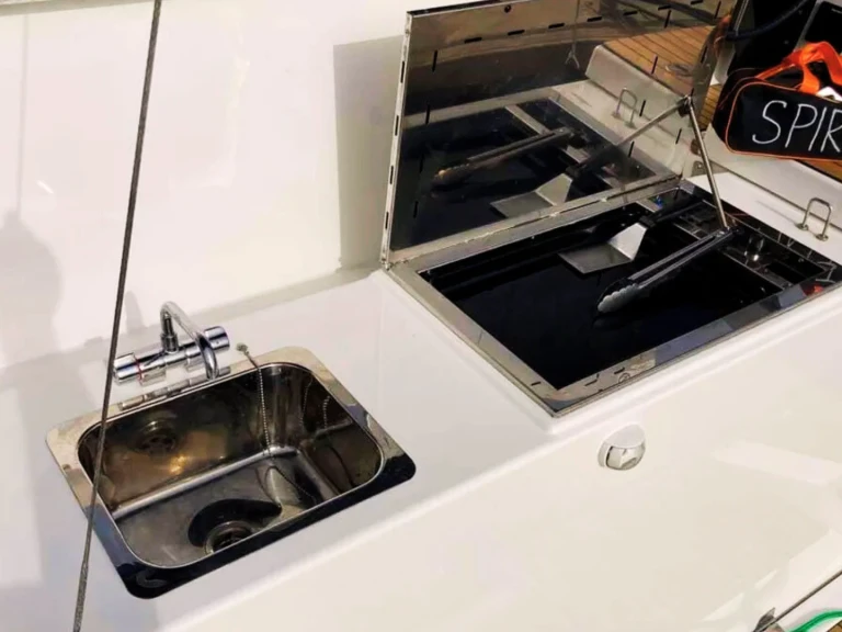 Sailboat hire in Cagliari - Dufour Dufour 470