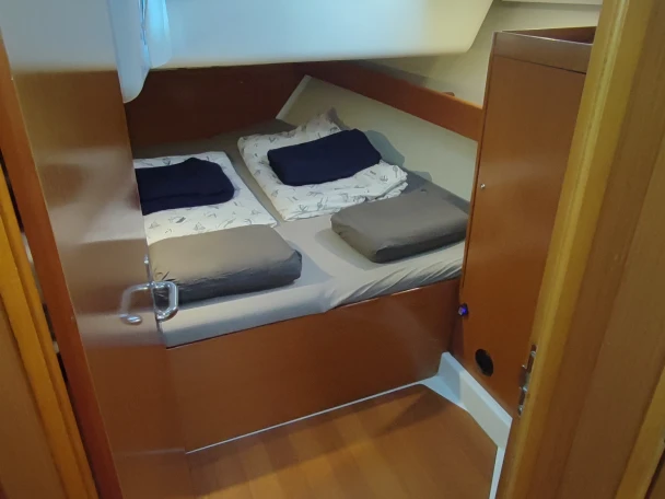 Hire a Bénéteau Cyclades 50.5 Punat