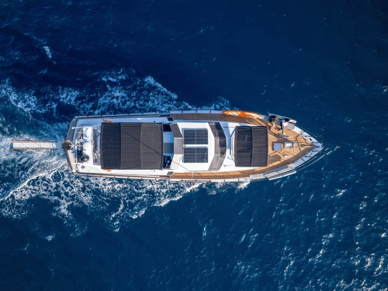 Hire Luxury Yacht with or without skipper Cantieri Di Pisa Mikrolimano