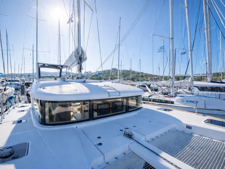 Charter a Lagoon Lagoon 39 in Antibes on Samboat
