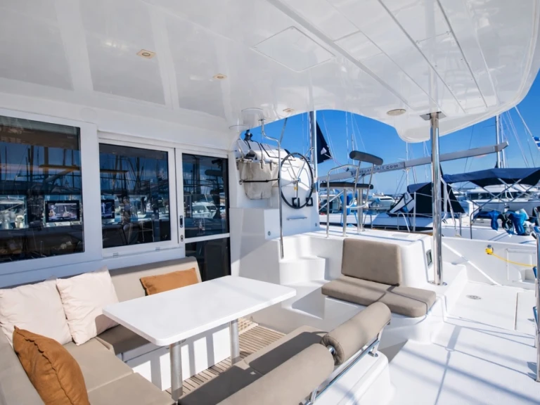 Hire Catamaran with or without skipper Lagoon Antibes