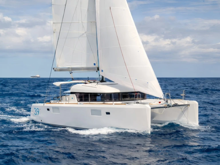 Hire Catamaran with or without skipper Lagoon Antibes