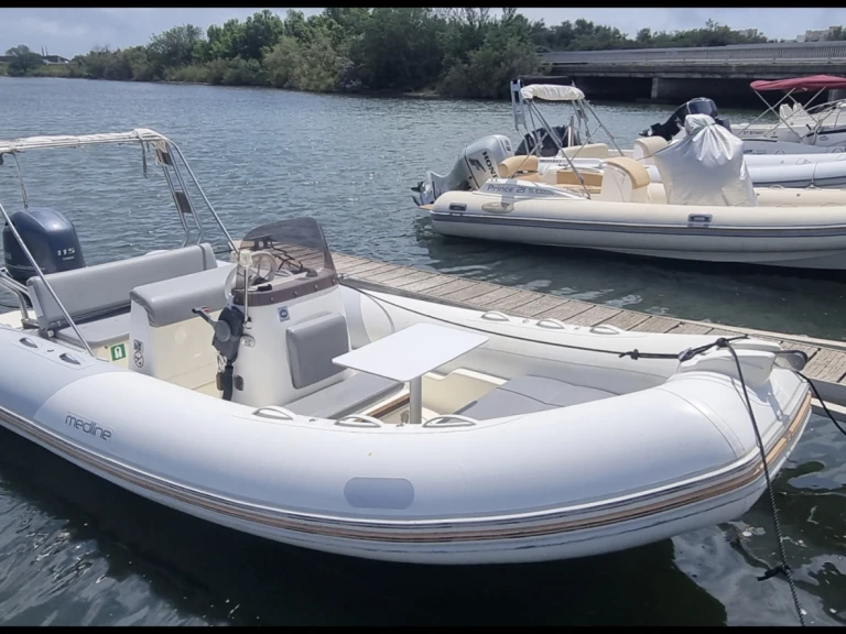 Charter a Zodiac Medline in France on Samboat