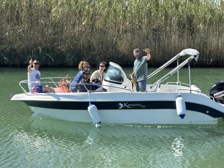 Quicksilver Activ 555 Bowrider charter bareboat or skippered in  Siracusa