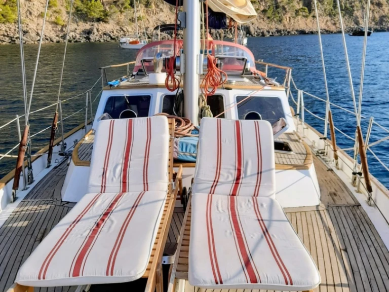 Charter a Belliure 50 MS in Andratx on Samboat