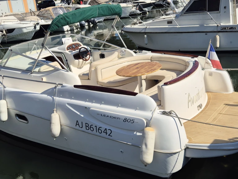 Yacht charter Mandelieu-la-Napoule - Jeanneau Leader 805 on SamBoat