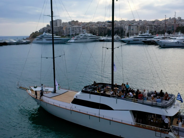 Hire Sailboat Custom Made with a boat licence