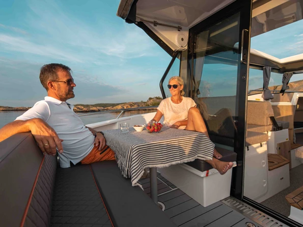 Motorboat to hire Glyfada at the best price