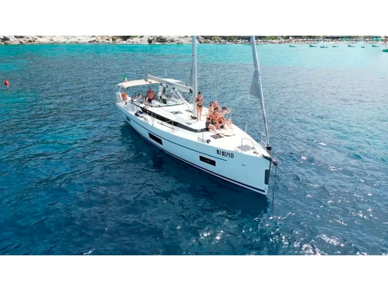 Yacht charter Punta Ala - Bavaria Bavaria C45 on SamBoat