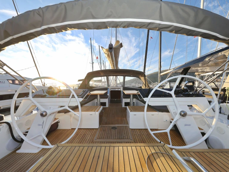 Hire a Hanse Hanse 510 Seget Donji