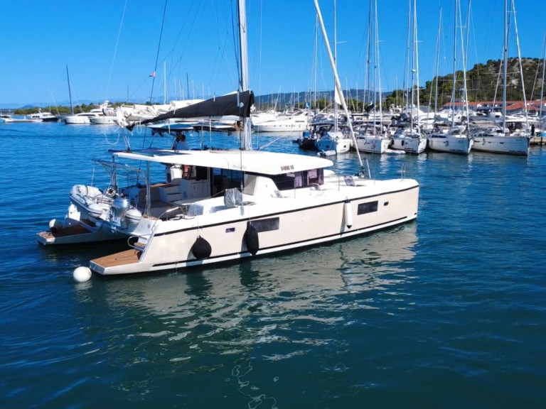 Catamaran hire in Šibenik - Lagoon Lagoon 42