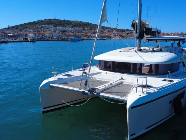 Charter a Lagoon Lagoon 42 in Šibenik on Samboat
