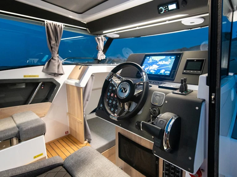 Yacht hire Glyfada cheap Nordkapp Coupe 905