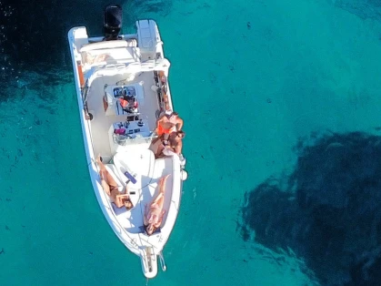Hire Motorboat Capelli with a boat licence
