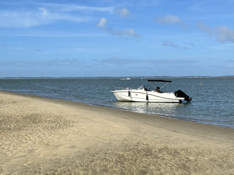 Yacht charter Arcachon - Quicksilver Activ 755 Sundeck on SamBoat