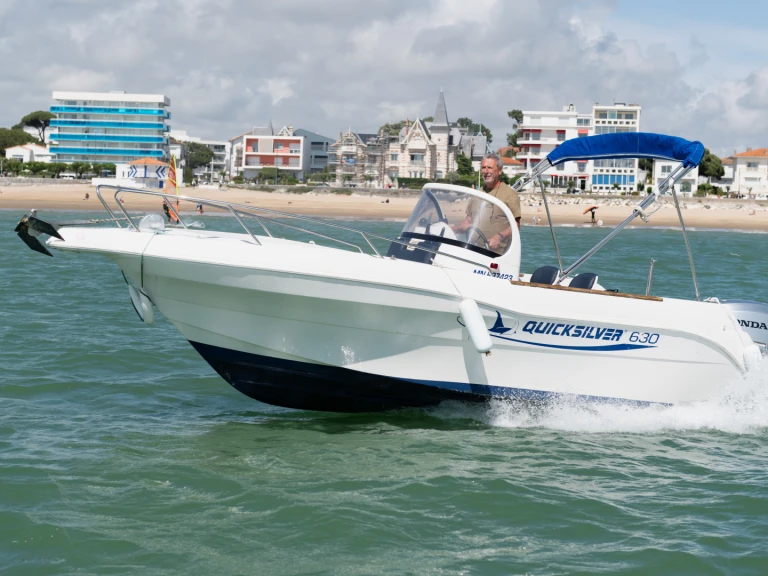 Motorboat hire in Royan - Quicksilver Quicksilver 630 Commander